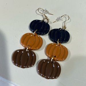 NWOT Pumpkin Dangling Earrings